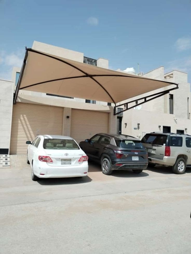 مظلة سيارات طربيل جدارية مودرن – حماية فائقة لسيارتك واستغلال ذكي لمساحة الحوش