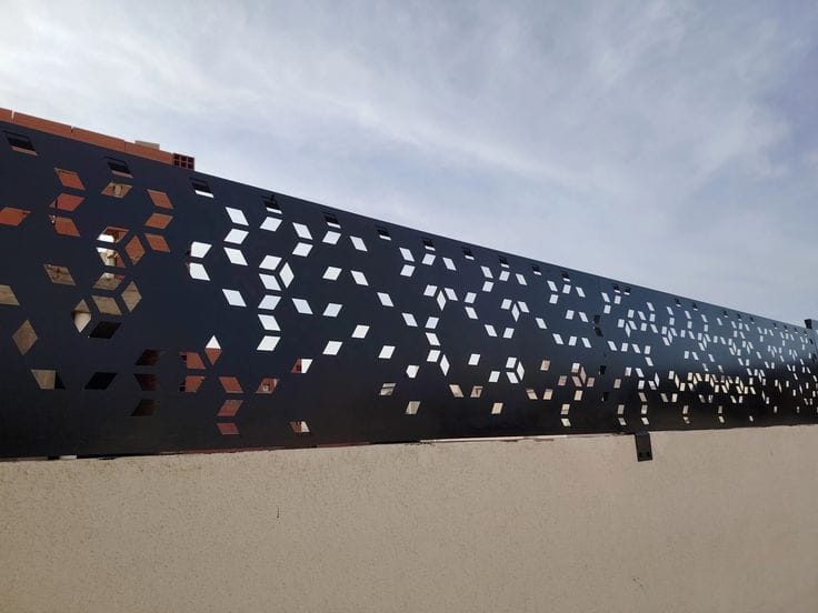 سواتر حديد قص ليزر CNC الفخامة المعمارية والخصوصية العصرية للفلل